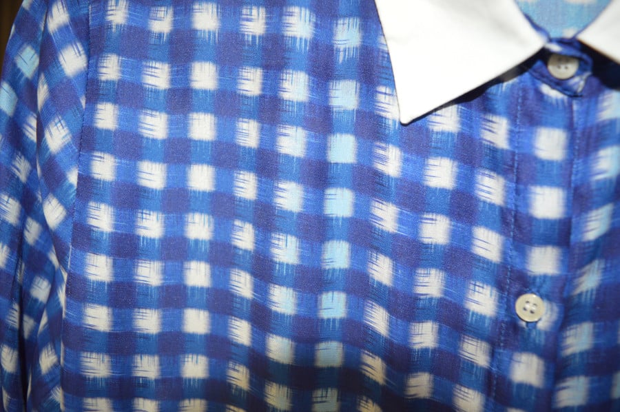 tissu chemisier bleu à carreaux